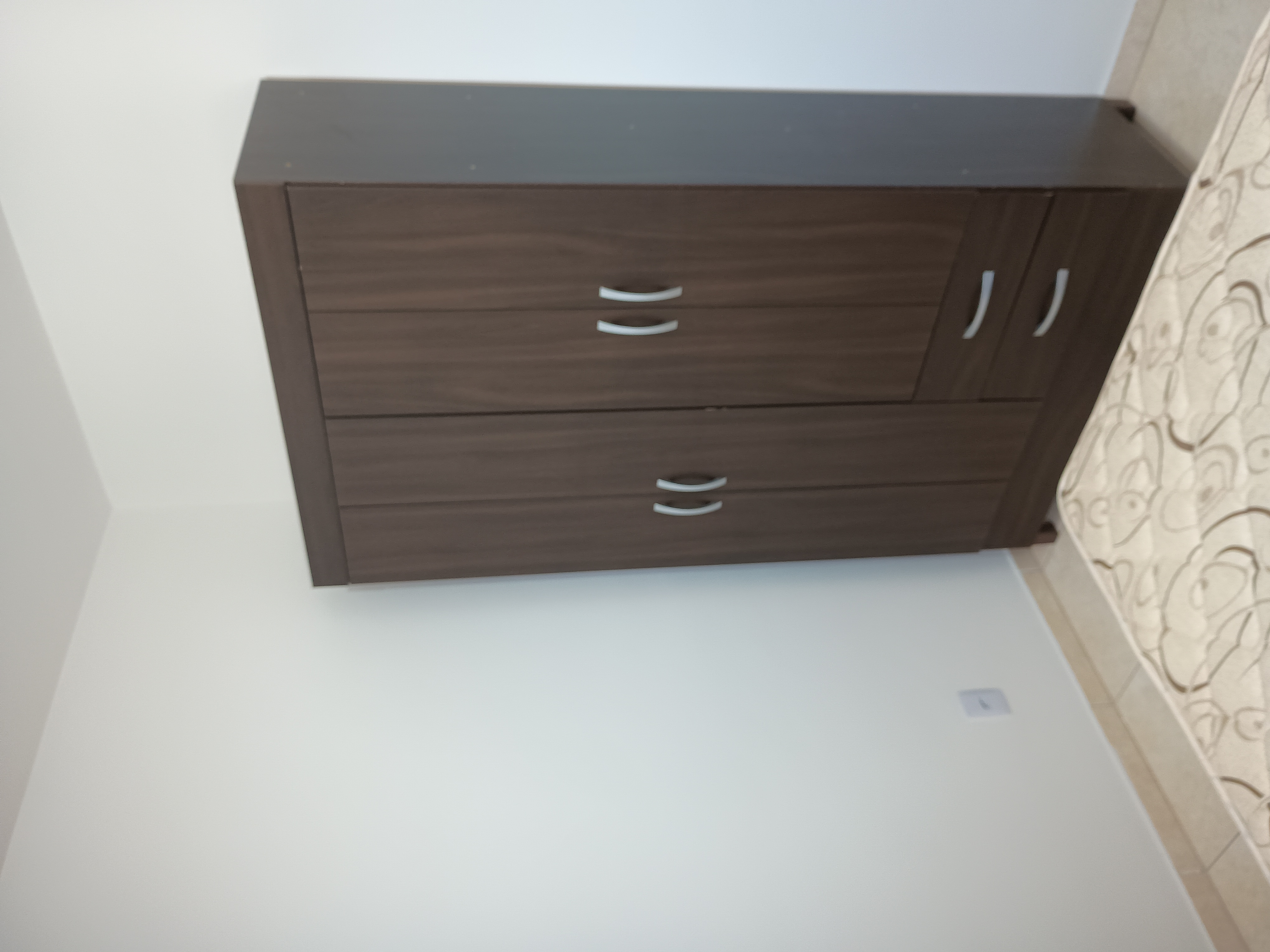 Alugo apartamento