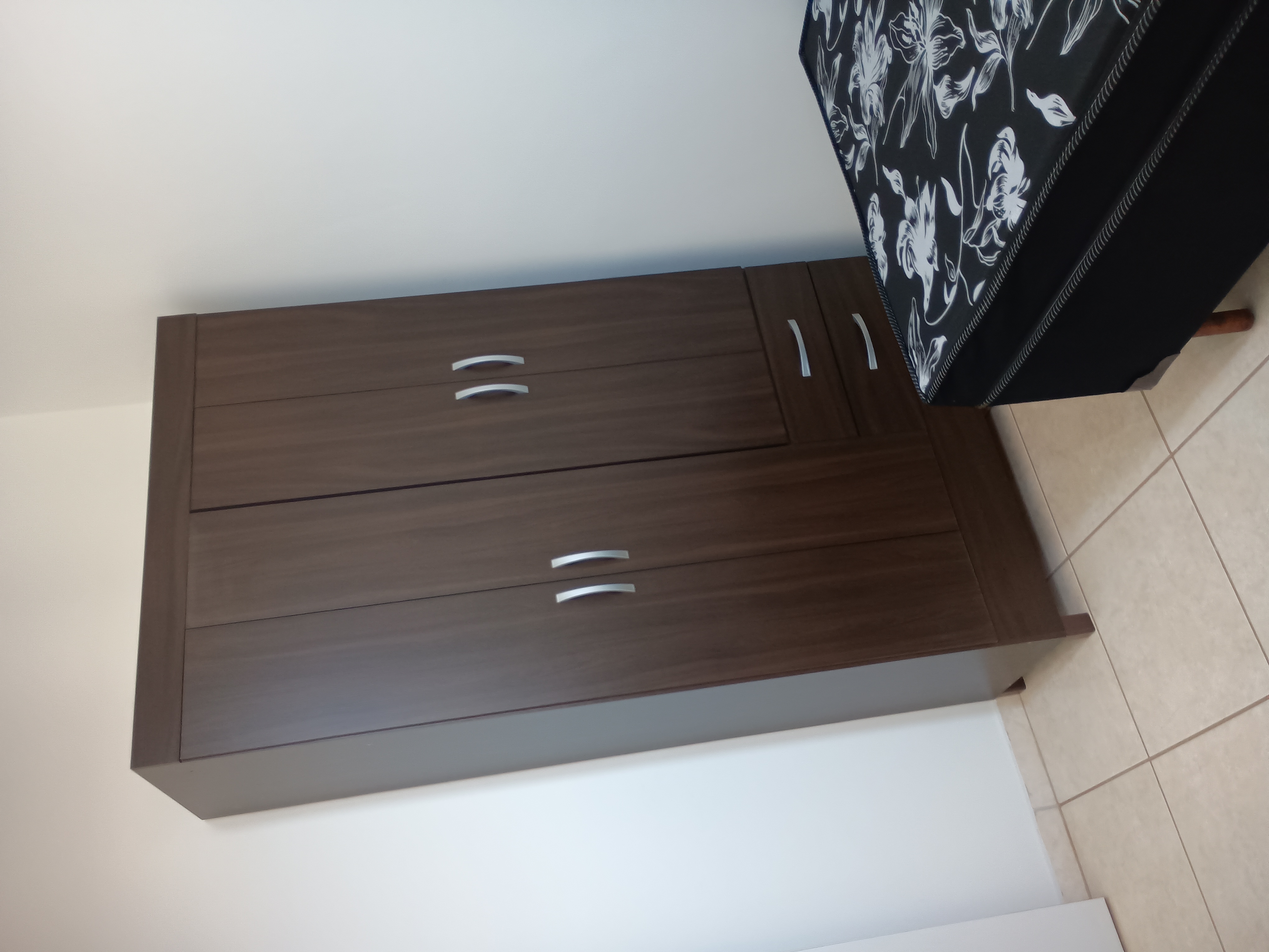 Alugo apartamento